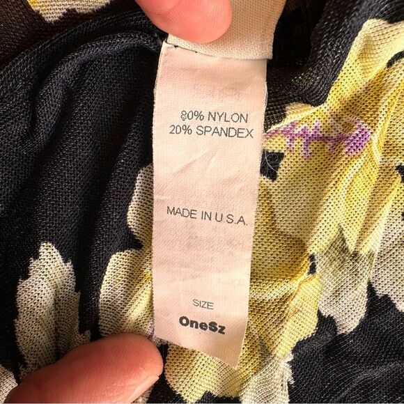 Tommy Bahama Women's Yellow Hibiscus Floral Scarf Wrap Rectangular Vintage - Picture 7 of 7